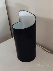 Coppia di lampade da comodino nere  Design moderno