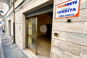 2 LOCALI A MANFREDONIA