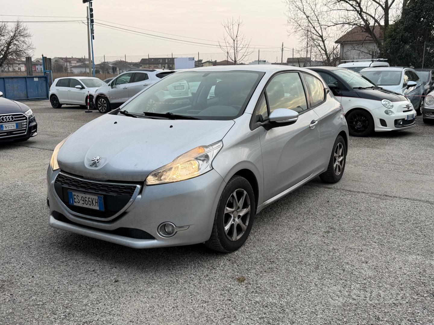 Peugeot 208 2013 photo 4