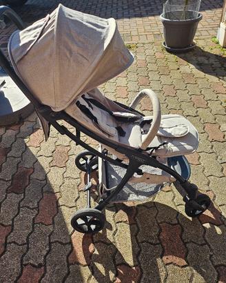passeggino ultraleggero Mast M2