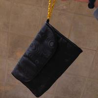 Pochette nera con catenina oro vintage