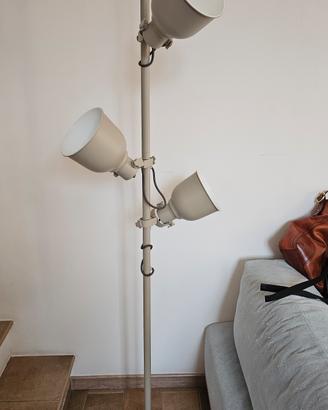 Lampada da terra Ikea tre faretti