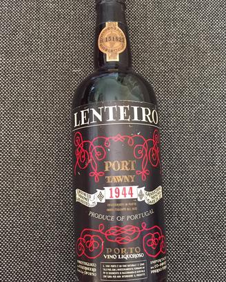 Lenteiro Port Tawny 1944+Feist Fine Port Ruby 53