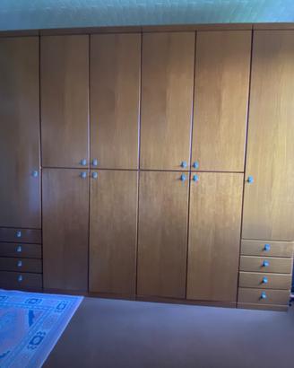 Armadio in legno ciliegio