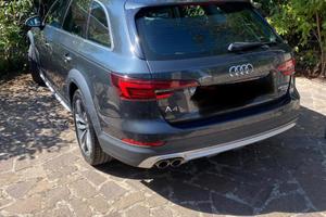 automobile Audi A4 allroad
