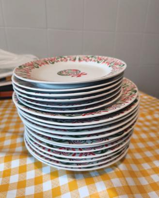 servizio piatti Natalizi 18 pezzi 