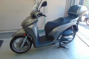 Honda SH 350 grigio metallizzato anno 2021 km 25.0