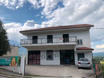 Casa negozio e garage