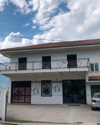 Casa negozio e garage