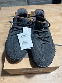 YEEZY BOOST 350 V2 BLACK
