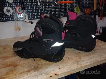 scarponcino donna moto