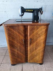 Macchina da cucire vintage KINDER con mobile