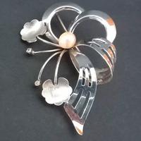 Spilla in oro 18 kt bianco 750