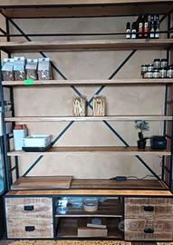 Libreria in stile industriale in legno e ferro