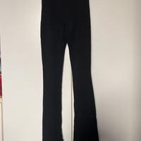 Pantaloni flare aderenti neri
