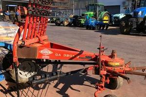 Giroranghinatore Kuhn GA3201 usato