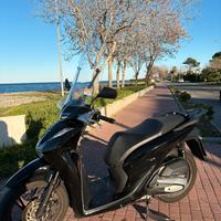 Honda sh 125 2024 17000 km  parabrezza nero