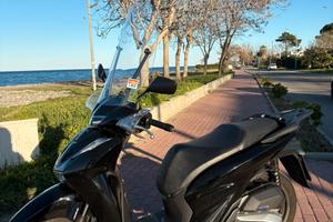 Honda sh 125 2024 17000 km  parabrezza nero