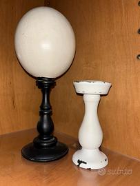 Uovo di struzzo e candelabro