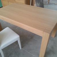 Tavolo in rovere, allungabile, interamente smontab