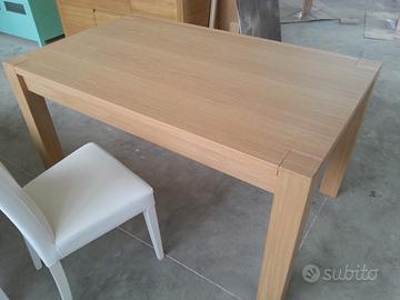 Tavolo in rovere, allungabile, interamente smontab