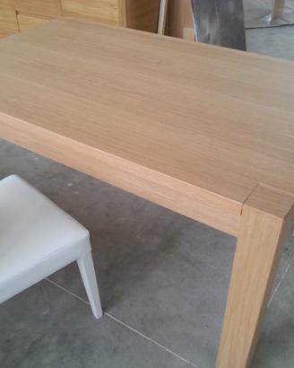 Tavolo in rovere, allungabile, interamente smontab