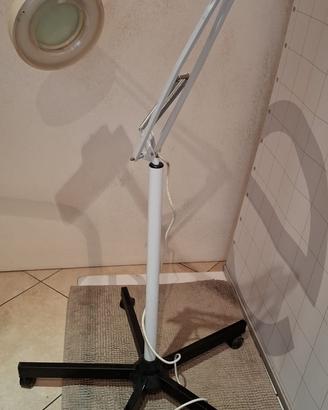 Lampada Estetista con Lente d’ingrandimento