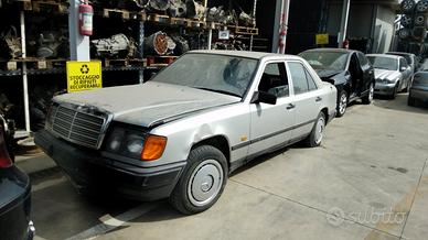 PER uso RICAMBI - mercedes E 200 W124 1988