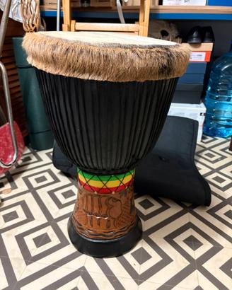 Djembé artigianale originale africano