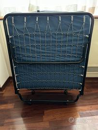 Letto pieghevole con struttura in metallo