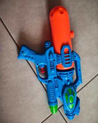 pistola ad acqua 