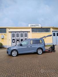 Ford Connect ribassamento disabili 1.5 EcoBoost 11