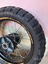 Cerchi e gomme Africa Twin