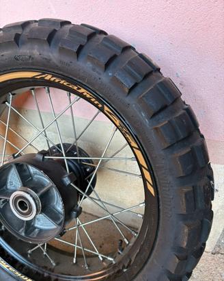 Cerchi e gomme Africa Twin