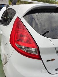 Fanale posteriore sinistro FORD FIESTA del 2010