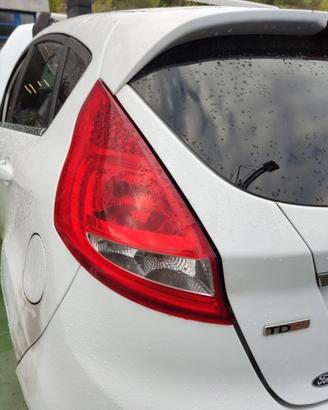Fanale posteriore sinistro FORD FIESTA del 2010