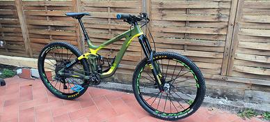 Giant Reign Carbon Advanced 1