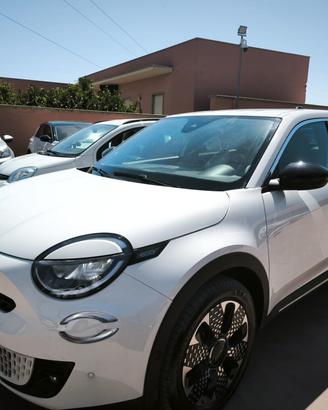 Fiat 600 Hybrid 110 CV DCT MHEV La Prima