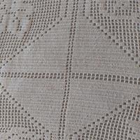 Coperta a uncinetto lavorata a mano