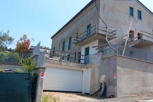 Palazzina grezza con sei appartamenti