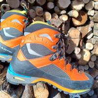 Scarponi Trekking/Alpinismo Scarpa