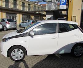 TOYOTA - Aygo - 1.0 VVT-i 69 CV 5 porte x-cool