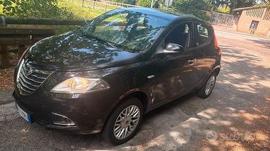 Lancia Y benzina anno 2013