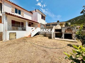 Domus De Maria - Quadrivano con giardino