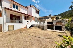 Domus De Maria - Quadrivano con giardino