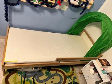 Lettino  Ikea e cucinetta gioco