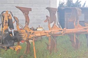 aratro trivomere moro