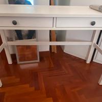 Scrivania ikea