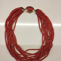 Collana in corallo e oro