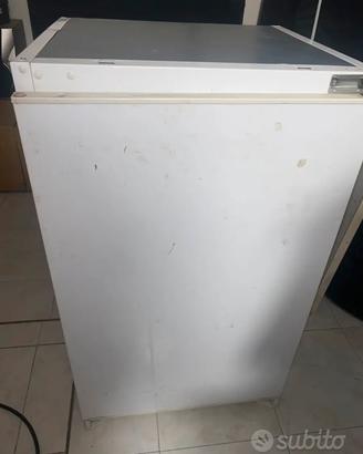 TAVOLO IN VETRO + FRIGORIFERO